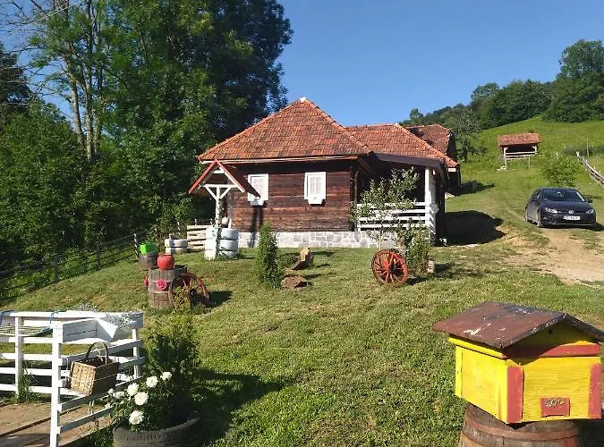 Etno Selo Rakovic 度假居 *